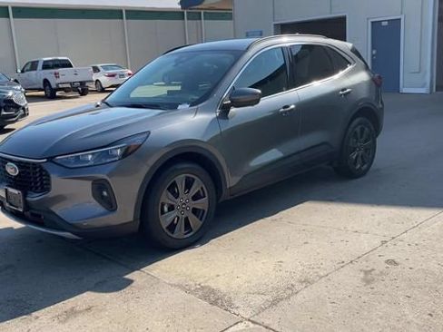 Used 2024 Ford Escape Platinum AWD/4WD image 4