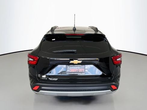 New 2026 Chevrolet Trax LT w/ Driver Confidence Package FWD image 7