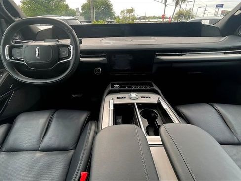 Used 2025 Lincoln Navigator Reserve w/ Jet Appearance Package AWD/4WD image 7