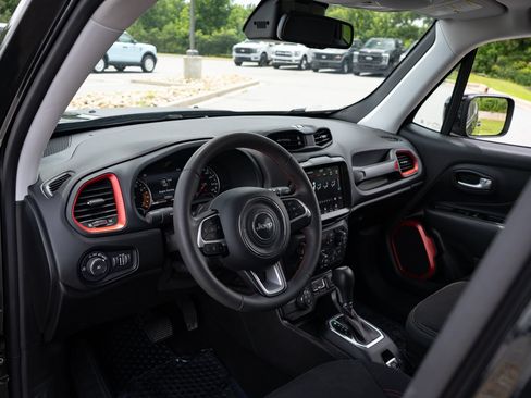 Used 2023 Jeep Renegade Trailhawk AWD/4WD image 13