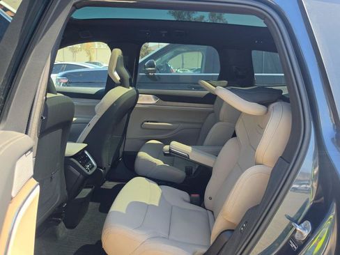 Used 2025 Volvo EX90 Ultra AWD/4WD image 4