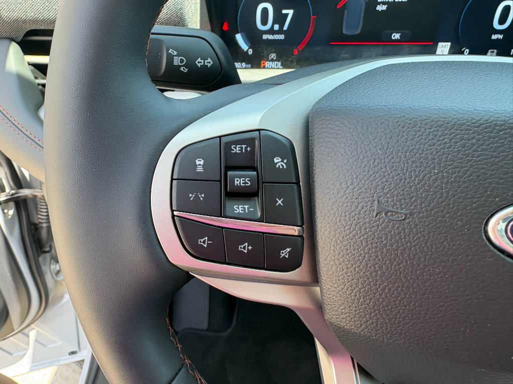 Used 2026 Ford Explorer Active RWD image 13