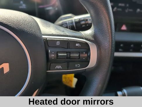 Used 2023 Kia Sportage LX image 8