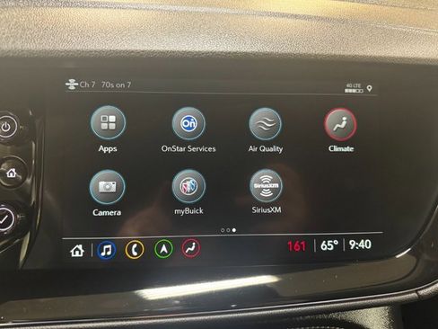 Used 2023 Buick Envision Avenir image 34