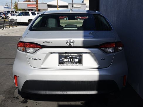 Used 2024 Toyota Corolla LE image 5