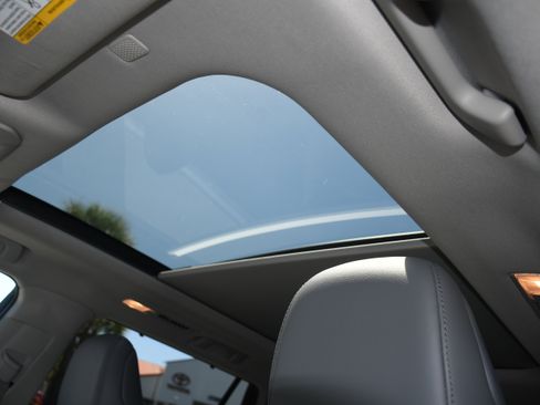 Used 2021 Toyota Highlander Platinum image 7