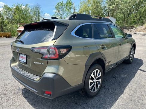 Used 2025 Subaru Outback Premium AWD/4WD image 15