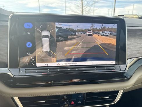 New 2025 Volkswagen Atlas SEL Premium R-Line image 28