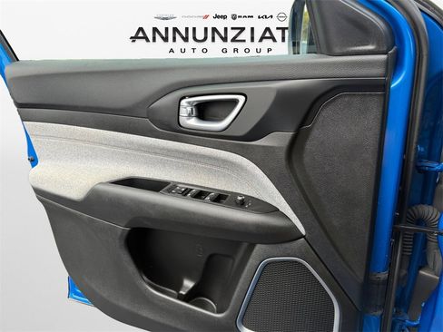 Used 2023 Jeep Compass Latitude w/ Sun and Sound Group image 28