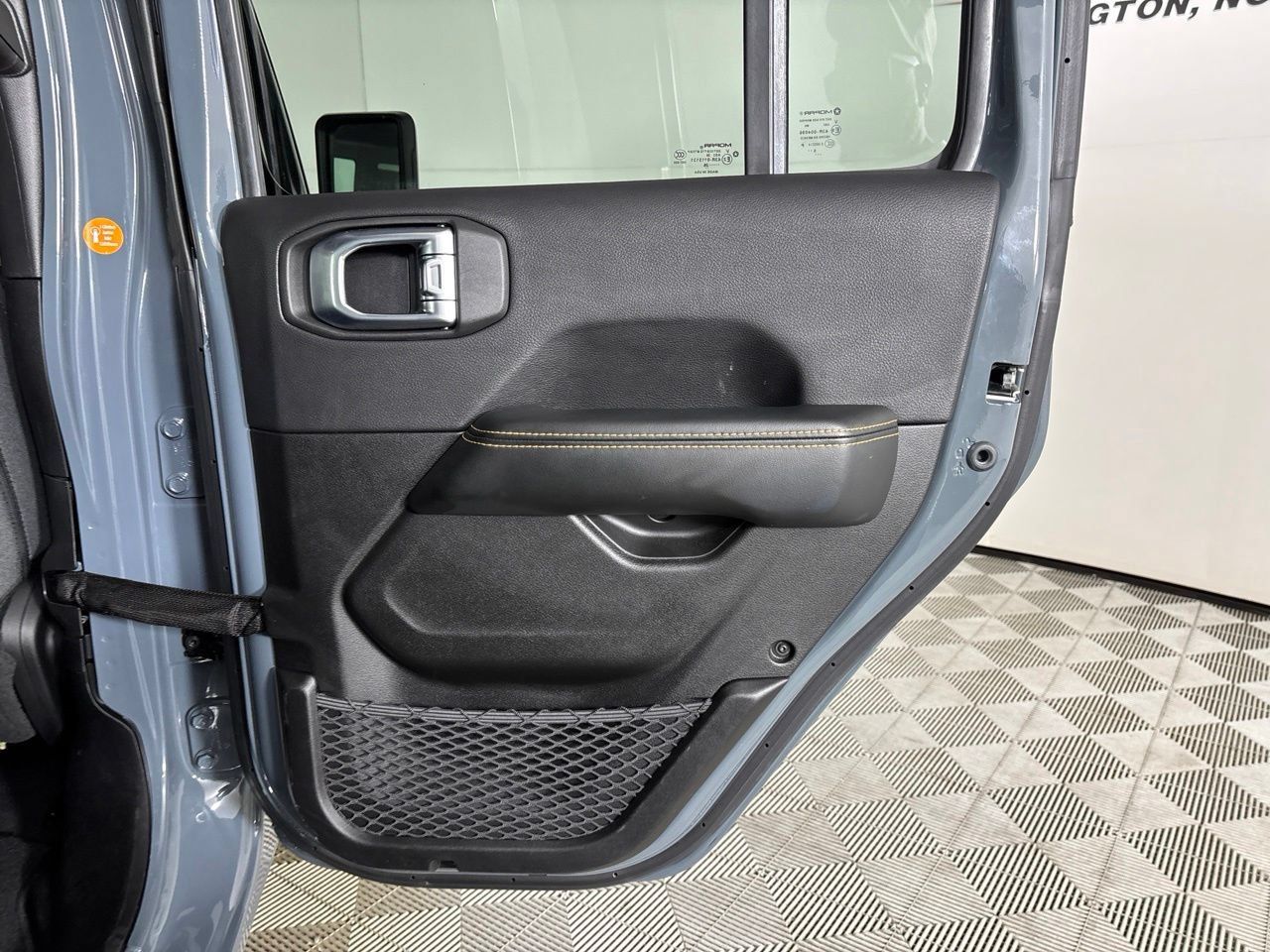 Used 2026 Jeep Wrangler Unlimited Sahara AWD/4WD image 26