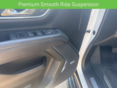Used 2023 GMC Yukon SLT w/ SLT Premium Package AWD/4WD image 23