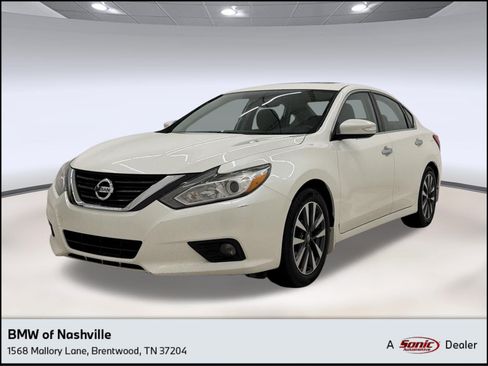 Used 2017 Nissan Altima 2.5 SV w/ Convenience Package FWD image 1