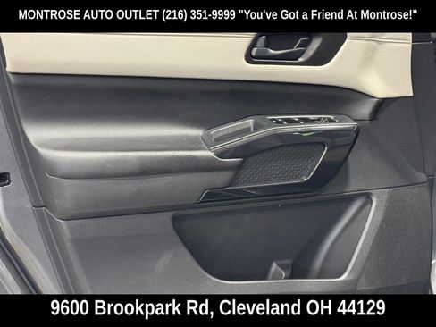 Used 2023 Nissan Pathfinder SV AWD/4WD image 13