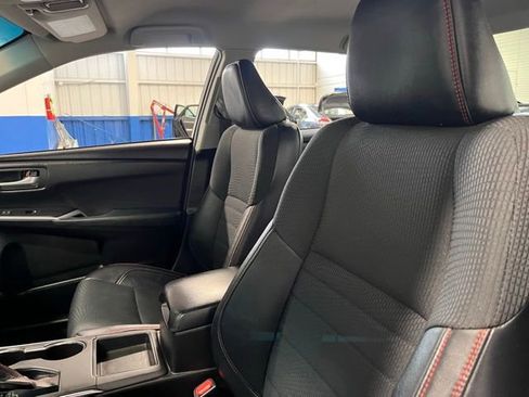 Used 2016 Toyota Camry SE image 21