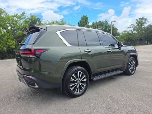 Used 2024 Lexus LX 600 4WD w/ Premium Package image 3