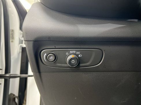 Used 2022 Buick Envision Essence w/ Sport Touring Package FWD image 18