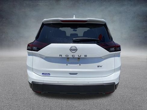 Used 2024 Nissan Rogue SV FWD image 6