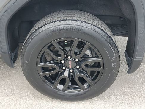 Used 2022 GMC Sierra 1500 Elevation RWD image 5