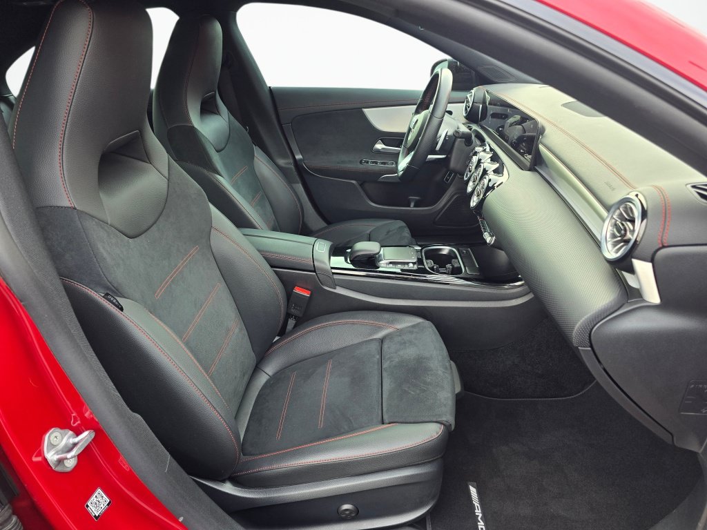 Used 2022 Mercedes-Benz CLA 250 4MATIC image 27