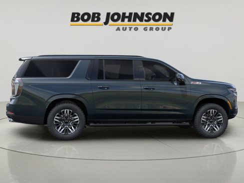 New 2026 Chevrolet Suburban Z71 w/ Comfort Package AWD/4WD image 8