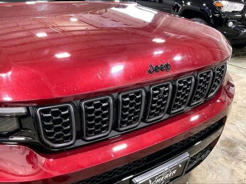 Used 2024 Jeep Grand Cherokee L Summit AWD/4WD image 29