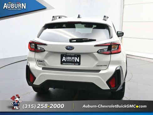 Used 2024 Subaru Crosstrek 2.0i Premium AWD/4WD image 4