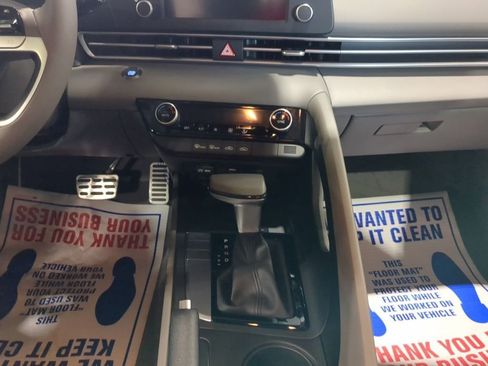 New 2025 Hyundai Elantra Sport image 12