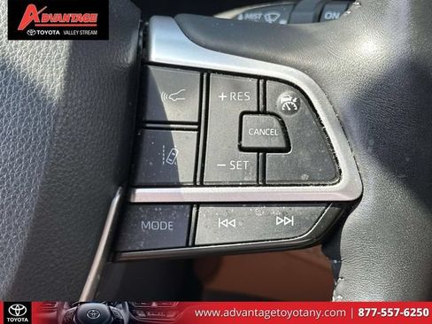 Used 2023 Toyota Highlander Platinum AWD/4WD image 28