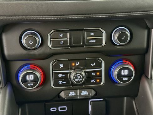 Used 2023 Chevrolet Tahoe LS RWD image 18