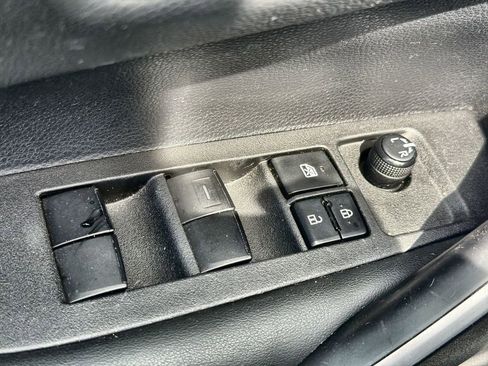 Used 2021 Toyota Corolla SE image 18