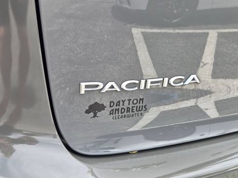 Certified 2022 Chrysler Pacifica Pinnacle FWD image 12