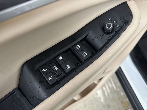 New 2025 Jeep Grand Cherokee L Limited w/ Luxury Tech Group II image 13