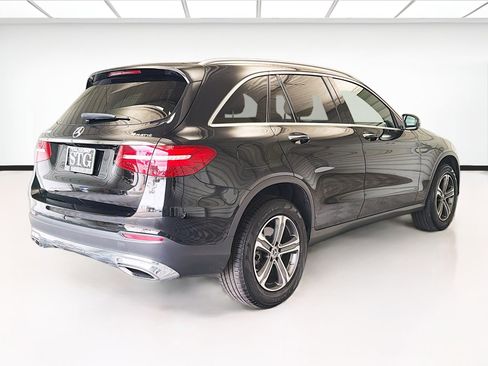 Used 2019 Mercedes-Benz GLC 300 4MATIC image 4
