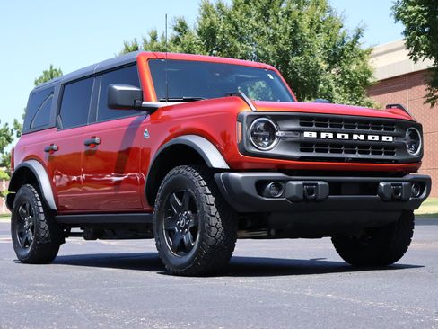 Used 2023 Ford Bronco Black Diamond AWD/4WD image 1
