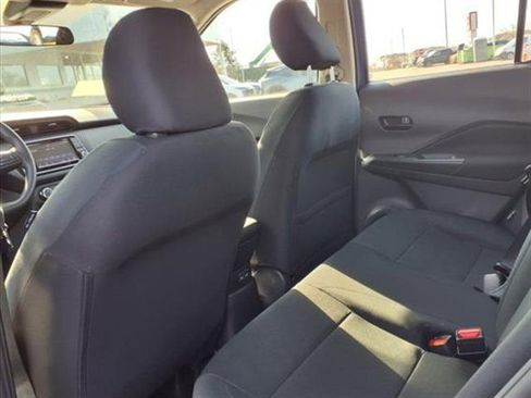 New 2025 Nissan Kicks Play S image 27
