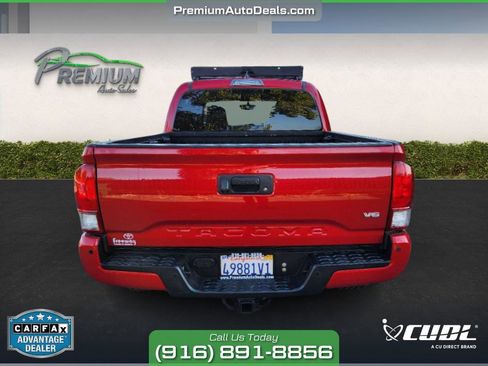 Used 2017 Toyota Tacoma TRD Off-Road image 4