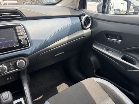 Used 2025 Nissan Versa SV FWD image 33