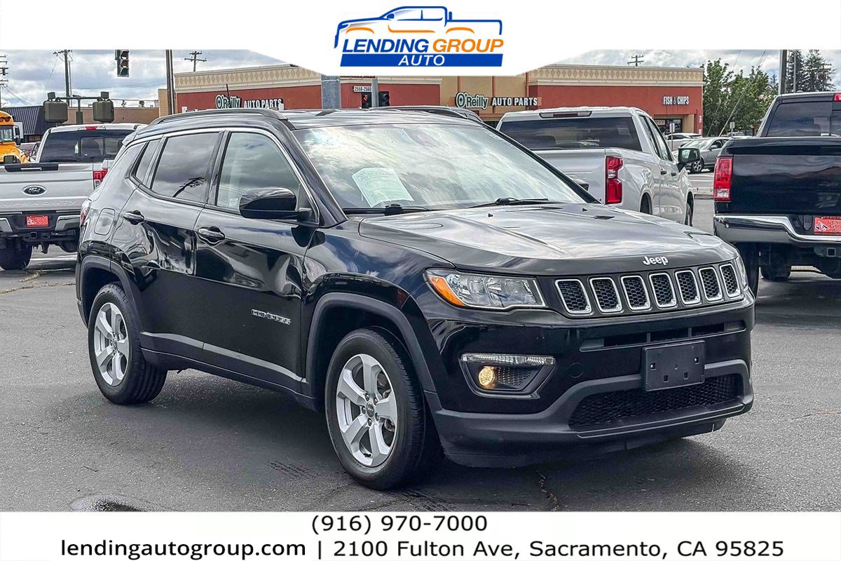 Used 2018 Jeep Compass Latitude w/ Popular Equipment Group FWD image 5