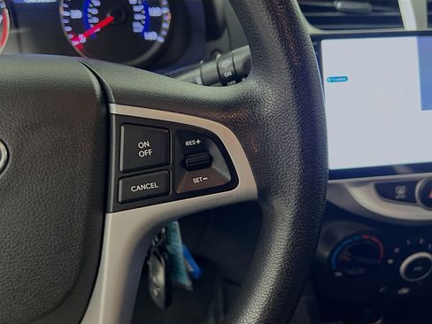 Used 2012 Hyundai Accent GS image 19