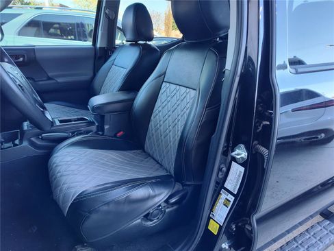 Used 2023 Toyota Tacoma SR image 17