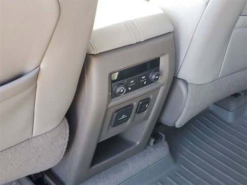 Certified 2018 Chevrolet Traverse Premier image 21