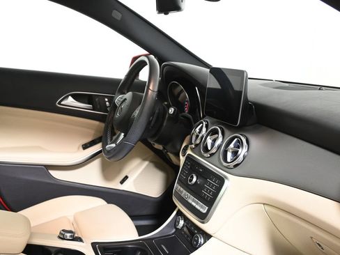 Used 2019 Mercedes-Benz GLA 250 4MATIC image 34