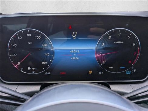 Used 2024 Mercedes-Benz GLC 300 4MATIC image 12