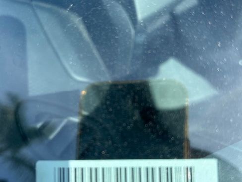 Used 2025 Chevrolet Trax LT w/ LT Convenience Package FWD image 2