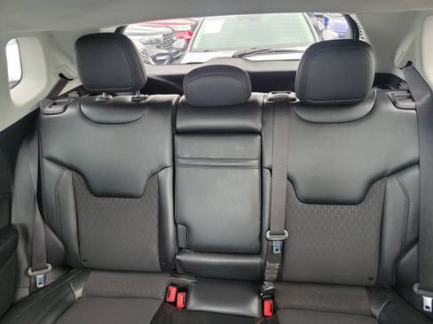 Used 2019 Jeep Compass Latitude FWD image 10