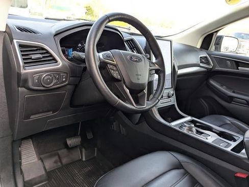 Used 2022 Ford Edge SEL w/ Convenience Package AWD/4WD image 2