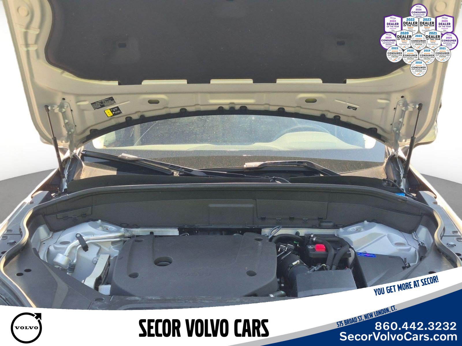 Used 2023 Volvo XC90 B6 Plus AWD/4WD image 31