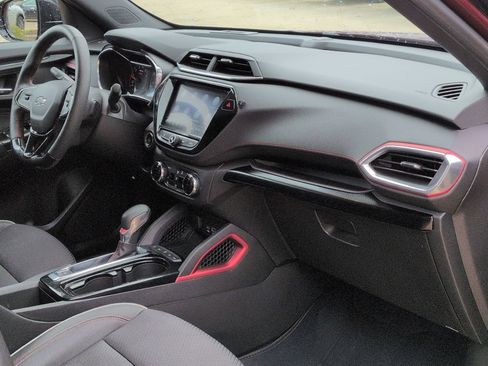 Used 2023 Chevrolet TrailBlazer RS w/ Convenience Package image 32