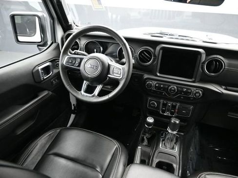Used 2023 Jeep Wrangler Unlimited Sahara w/ Cold Weather Group AWD/4WD image 10