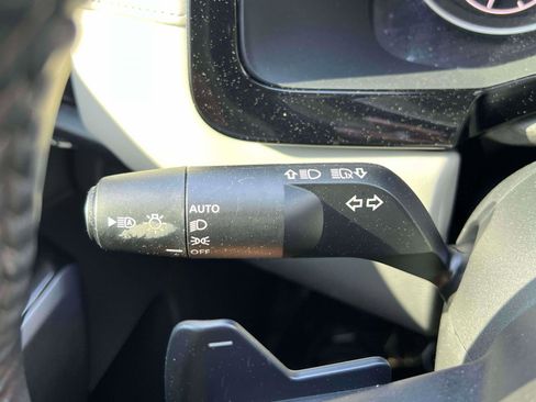 Used 2024 Nissan Pathfinder SL AWD/4WD image 16